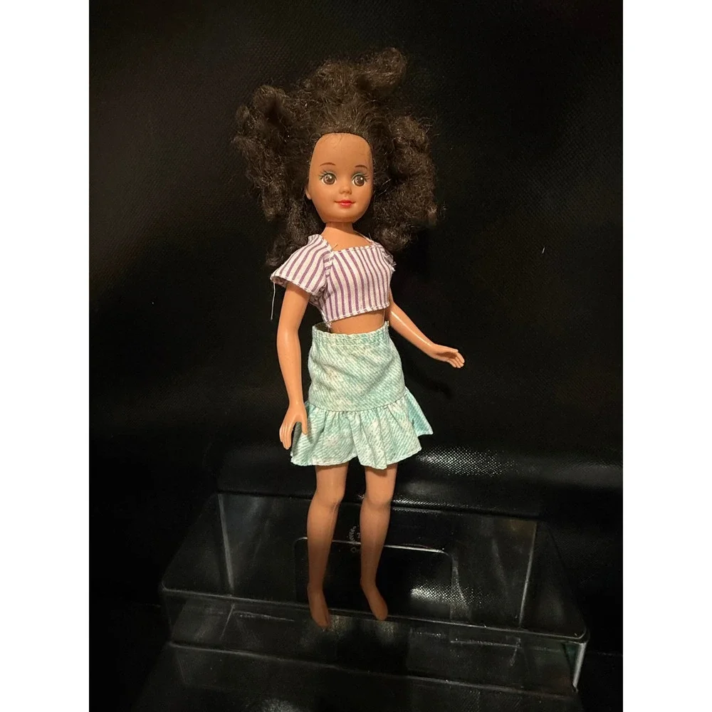 Vintage 1987 Mattel Skipper Doll Brunette Curly Hair Striped‎ Top Teal Skirt